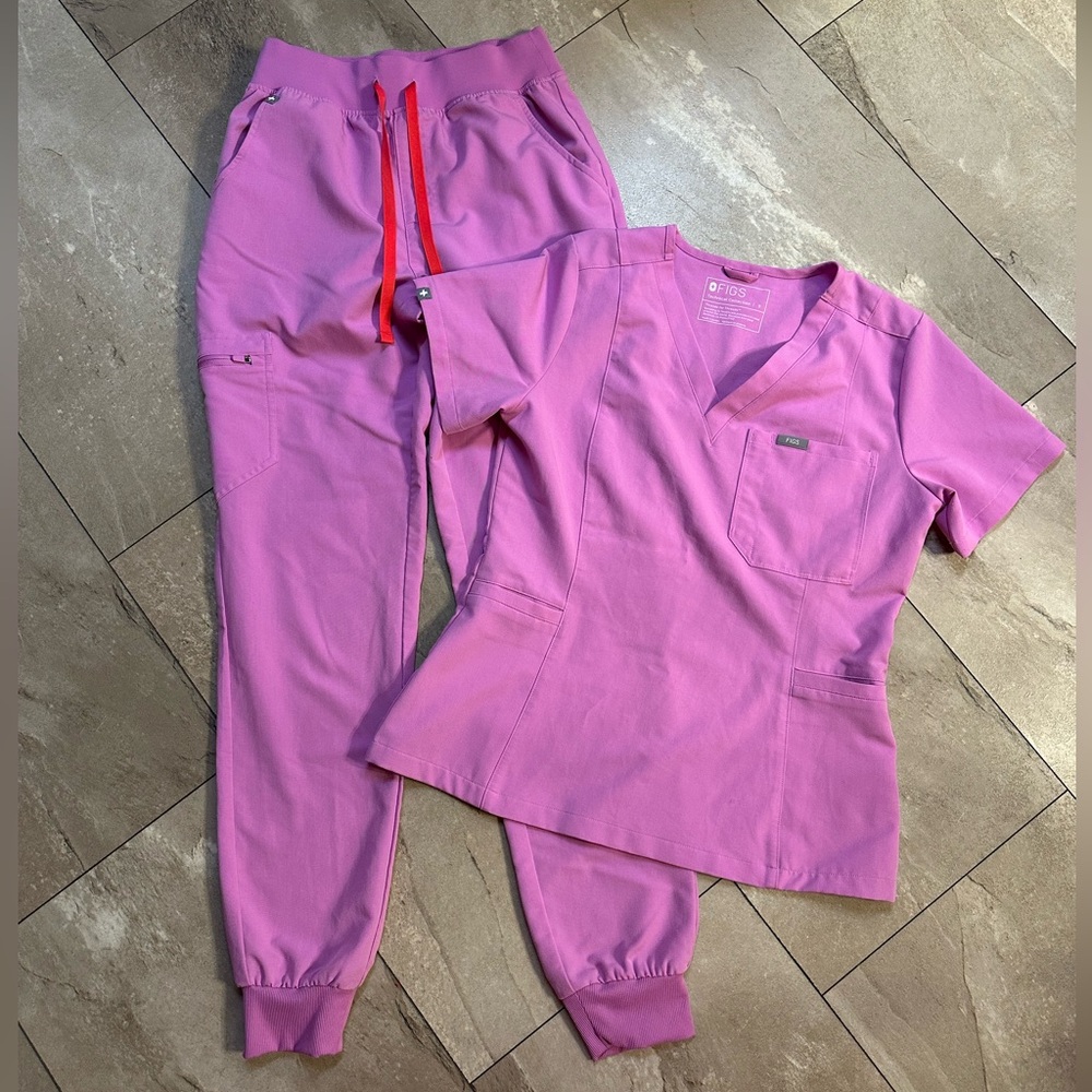 Figs Womens Scrub Set in Pink Cloud